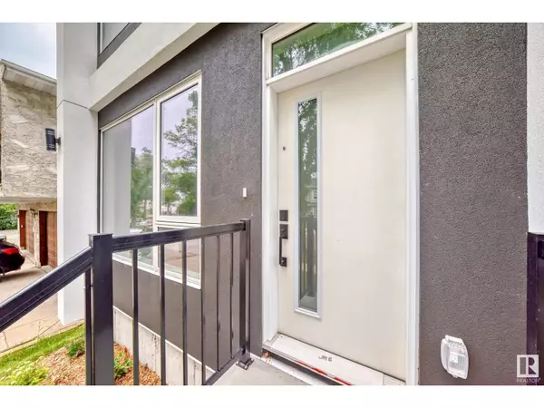 Edmonton, AB T5M0M9,11442 125 ST NW