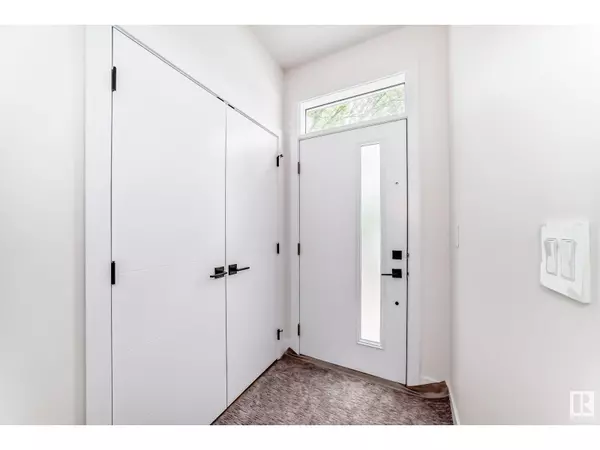 Edmonton, AB T5M0M9,11442 125 ST NW