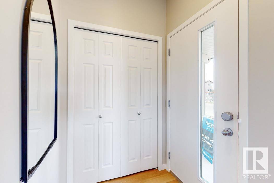 Edmonton, AB T6M3B2,2803 193 ST NW