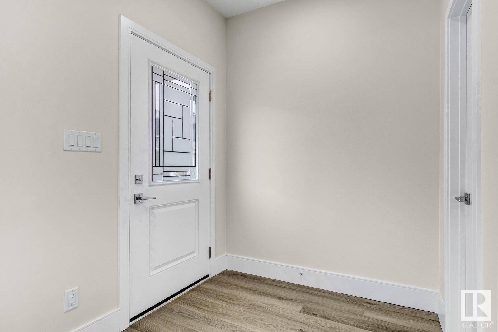 Edmonton, AB T6T2H9,1727 26A ST NW