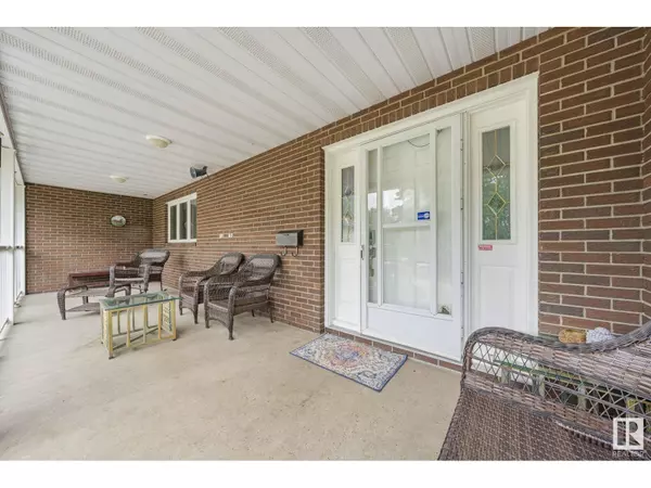 Rural Strathcona County, AB T8B1K9,458 23109 Township Road 514