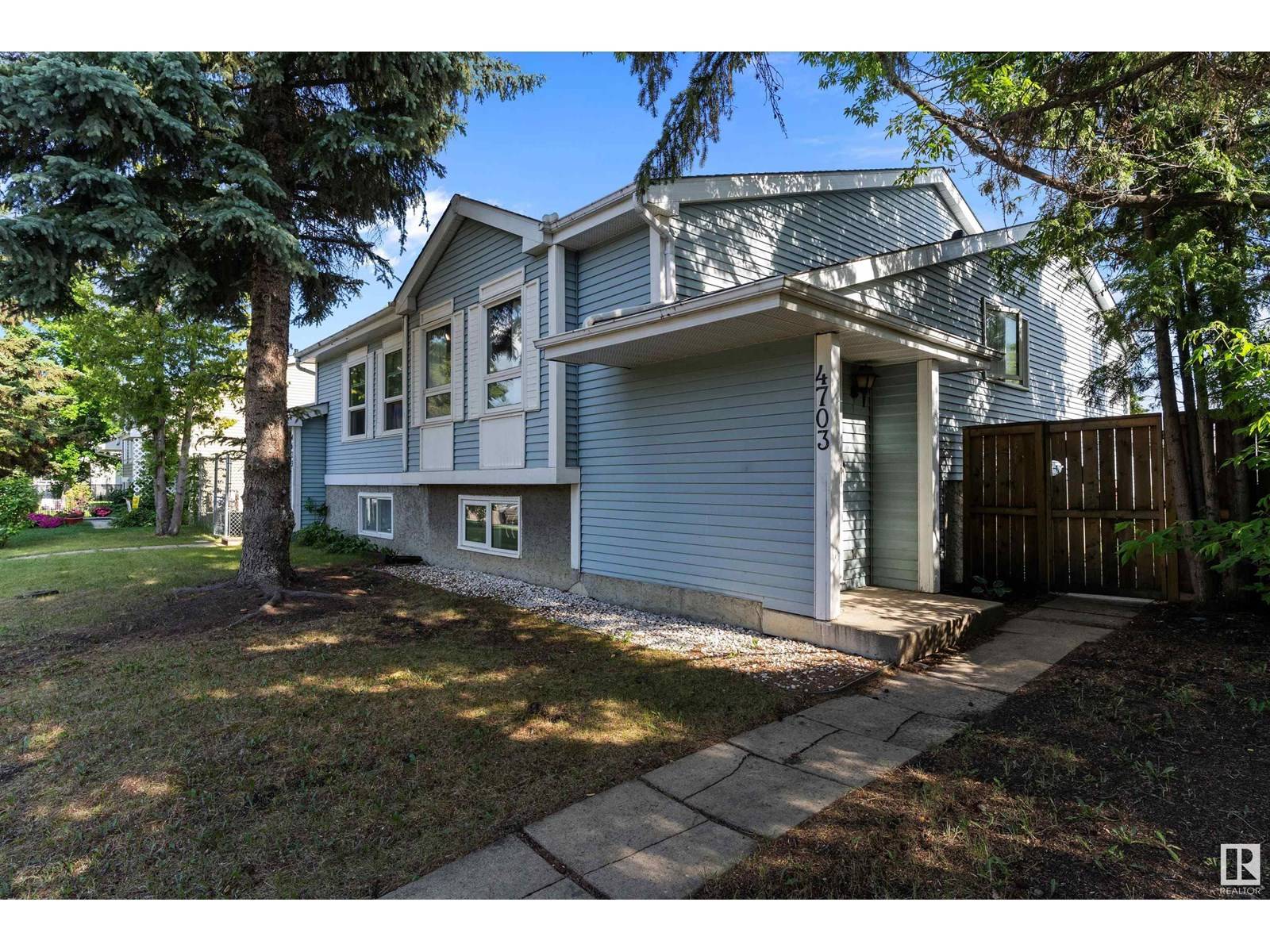 Edmonton, AB T6L3S2,4703 36 AV NW
