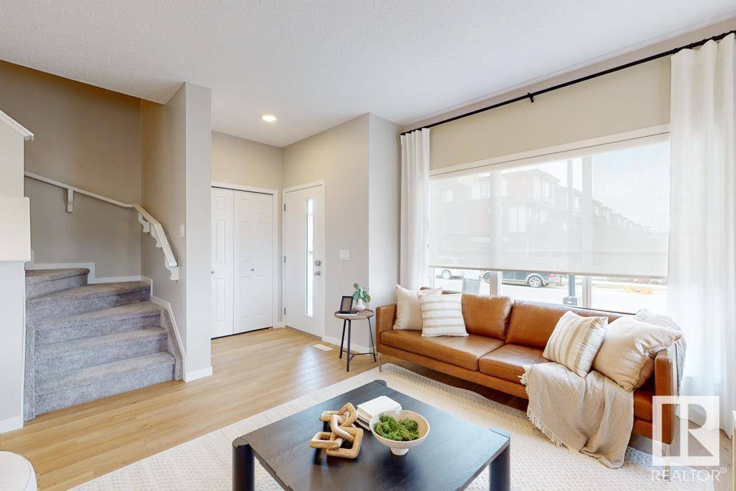 Edmonton, AB T6M0R8,20704 42 AV NW