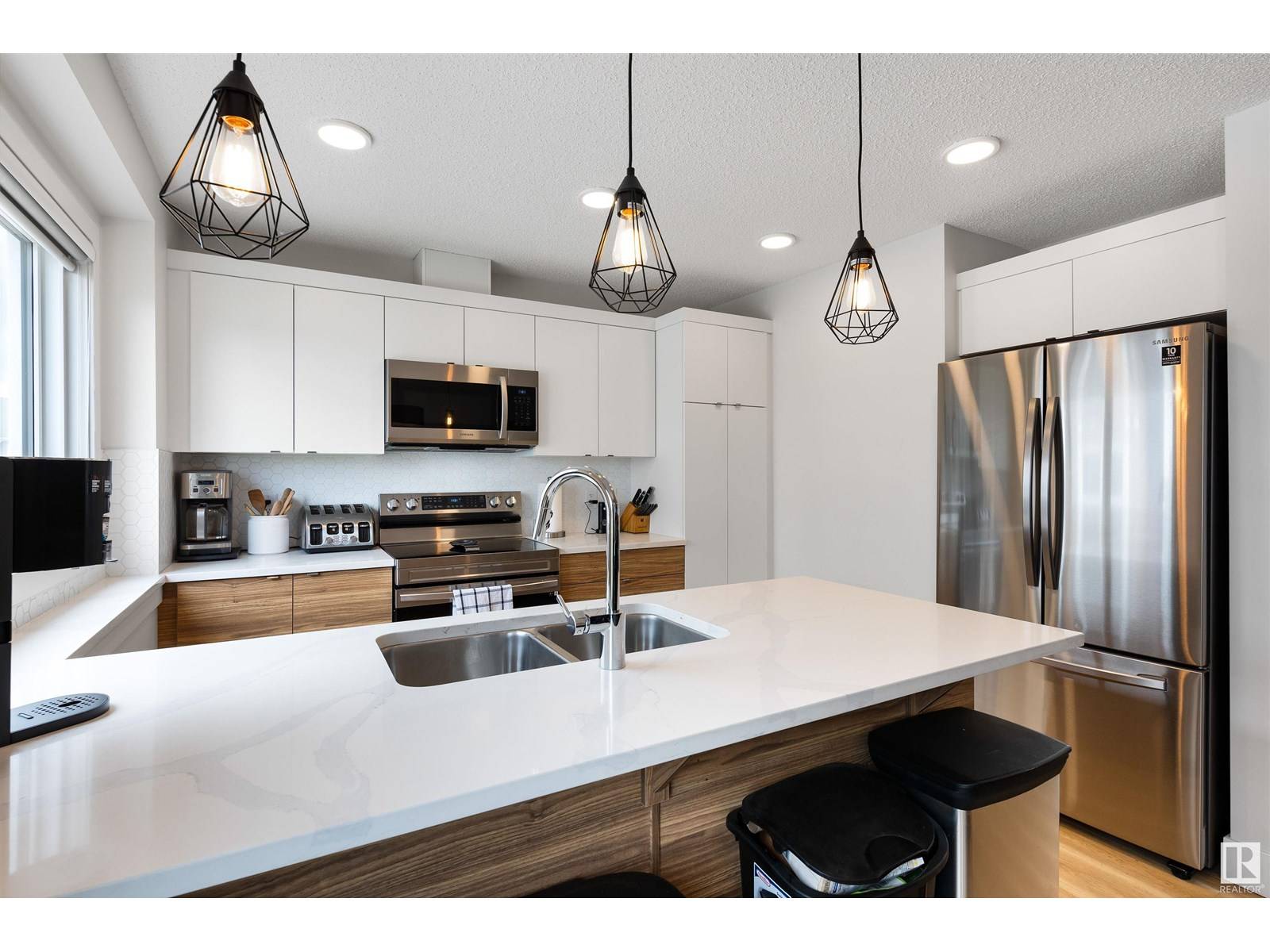 #5 4137 76 ST NW, Edmonton, AB T6K6K8