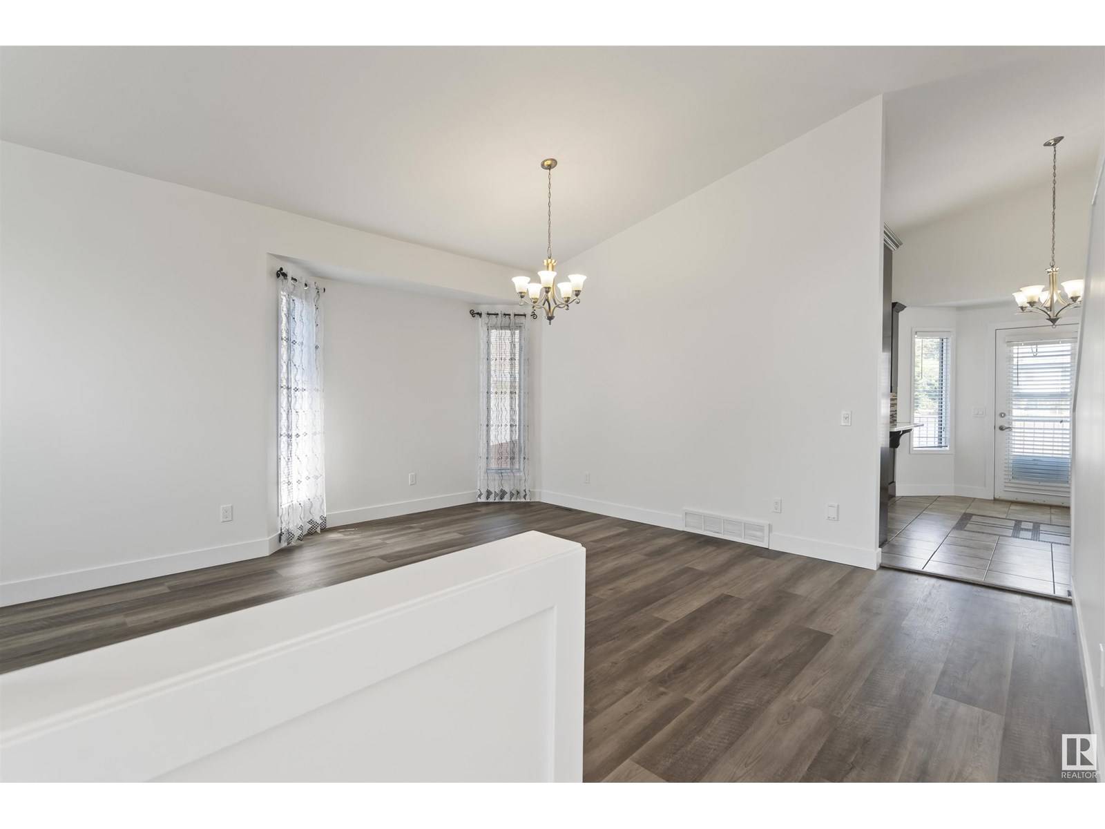 St. Albert, AB T8N5Y9,31 DEER RIDGE DR