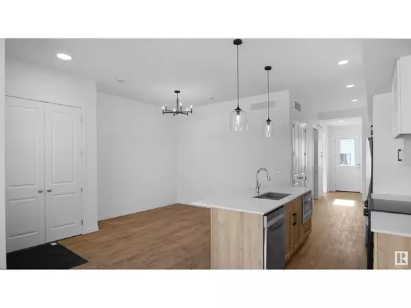 Edmonton, AB T6M0R8,20605 42 AV NW