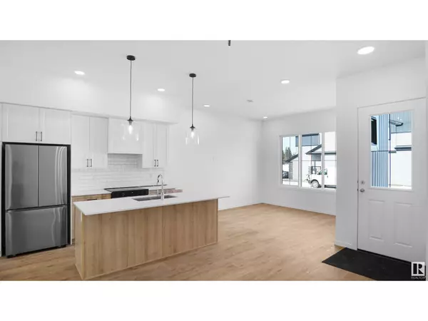 Edmonton, AB T6M0R8,20605 42 AV NW