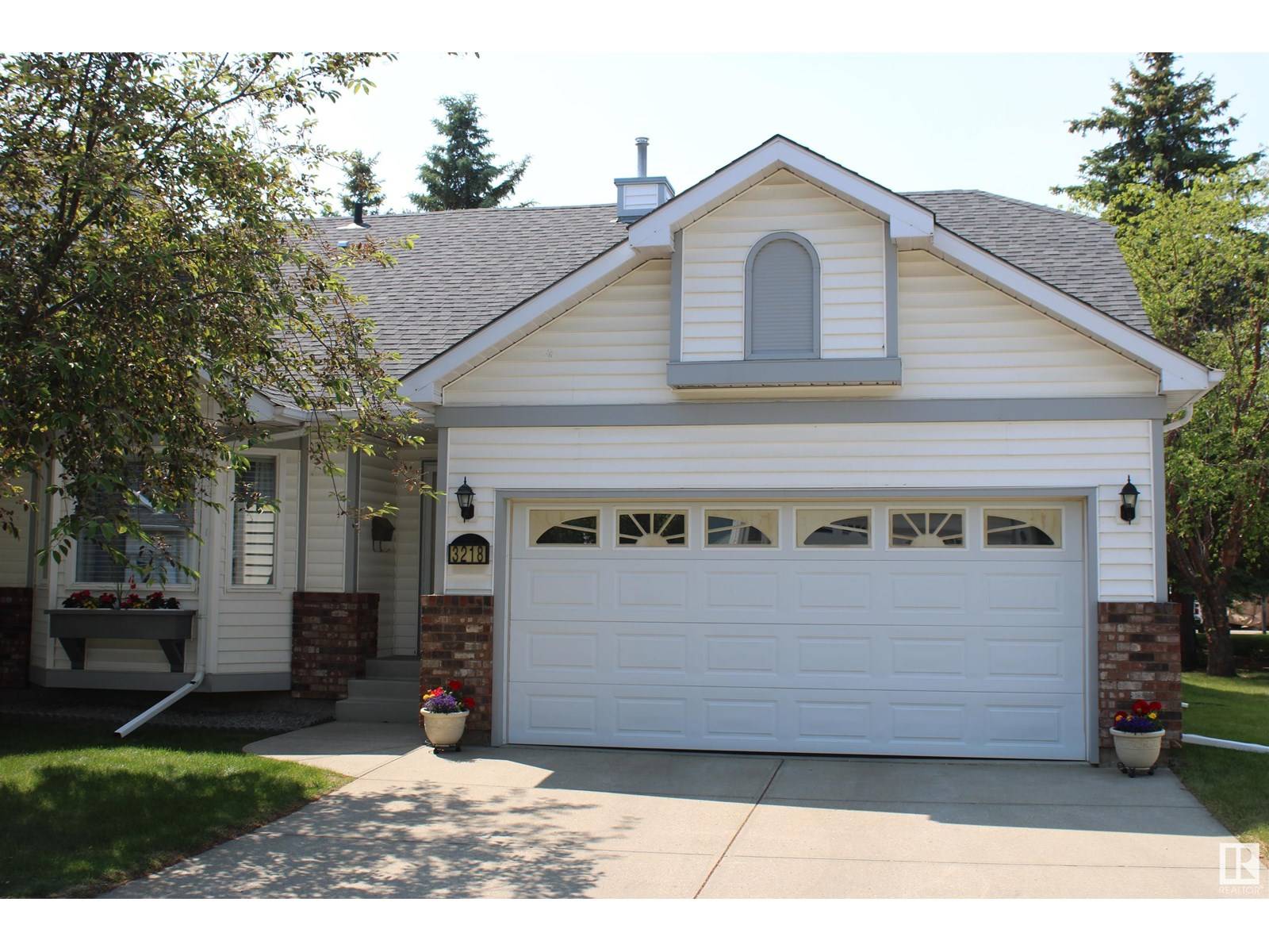 3218 38 AV NW, Edmonton, AB T6T1J3