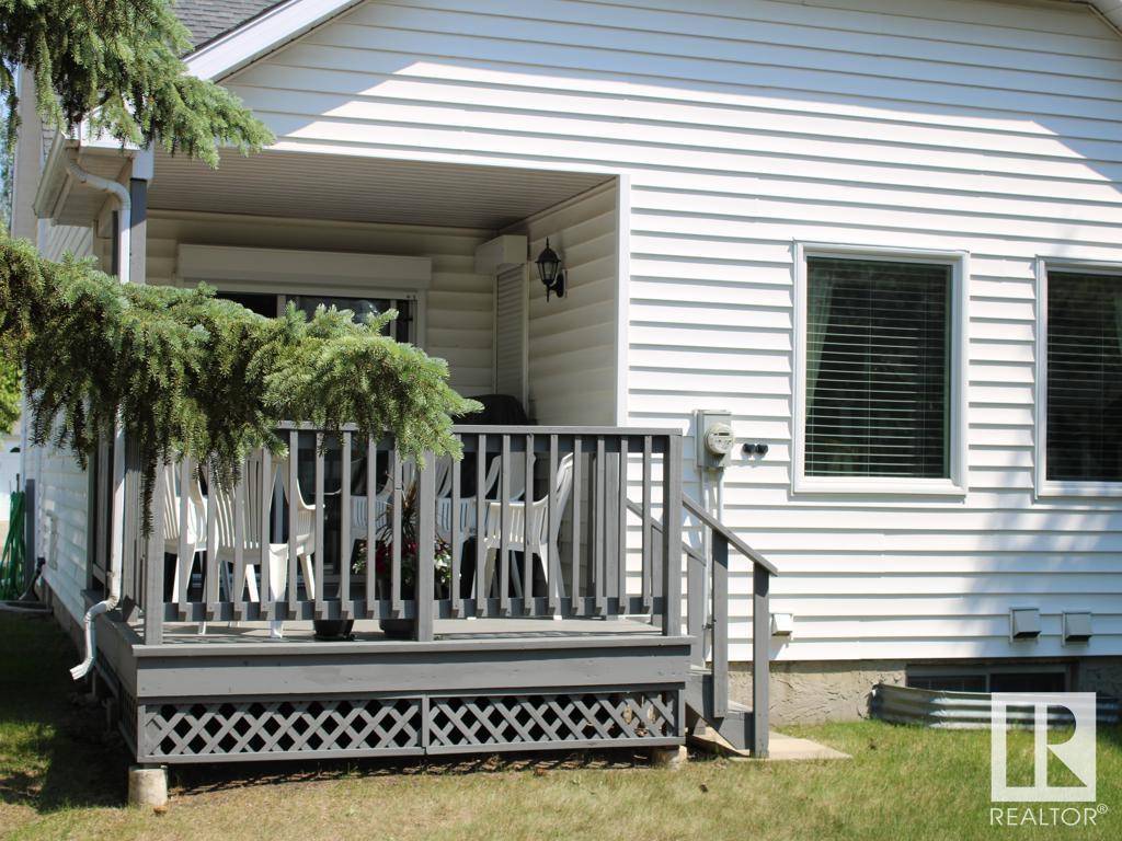 Edmonton, AB T6T1J3,3218 38 AV NW