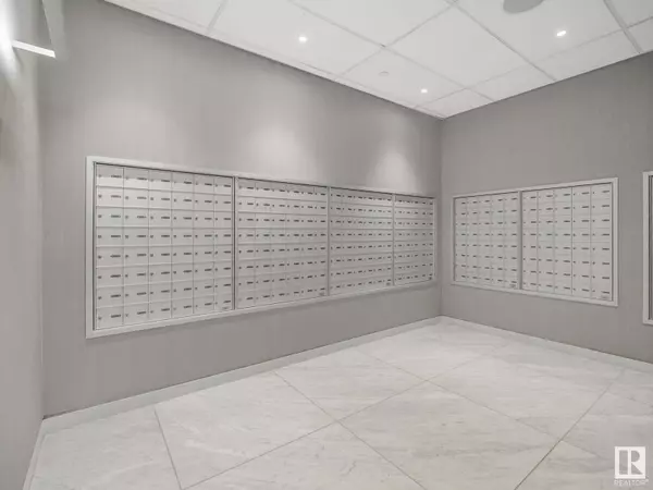 Edmonton, AB T6J0G7,#3308 10360 102 ST NW