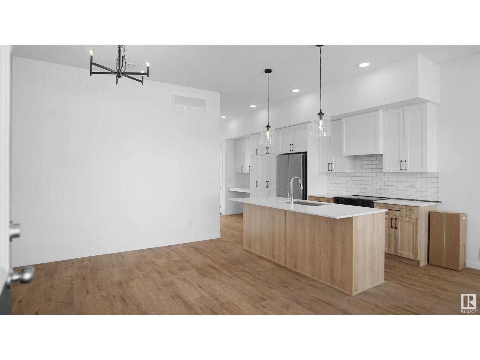 Edmonton, AB T6W5G5,1297 KESWICK DR SW