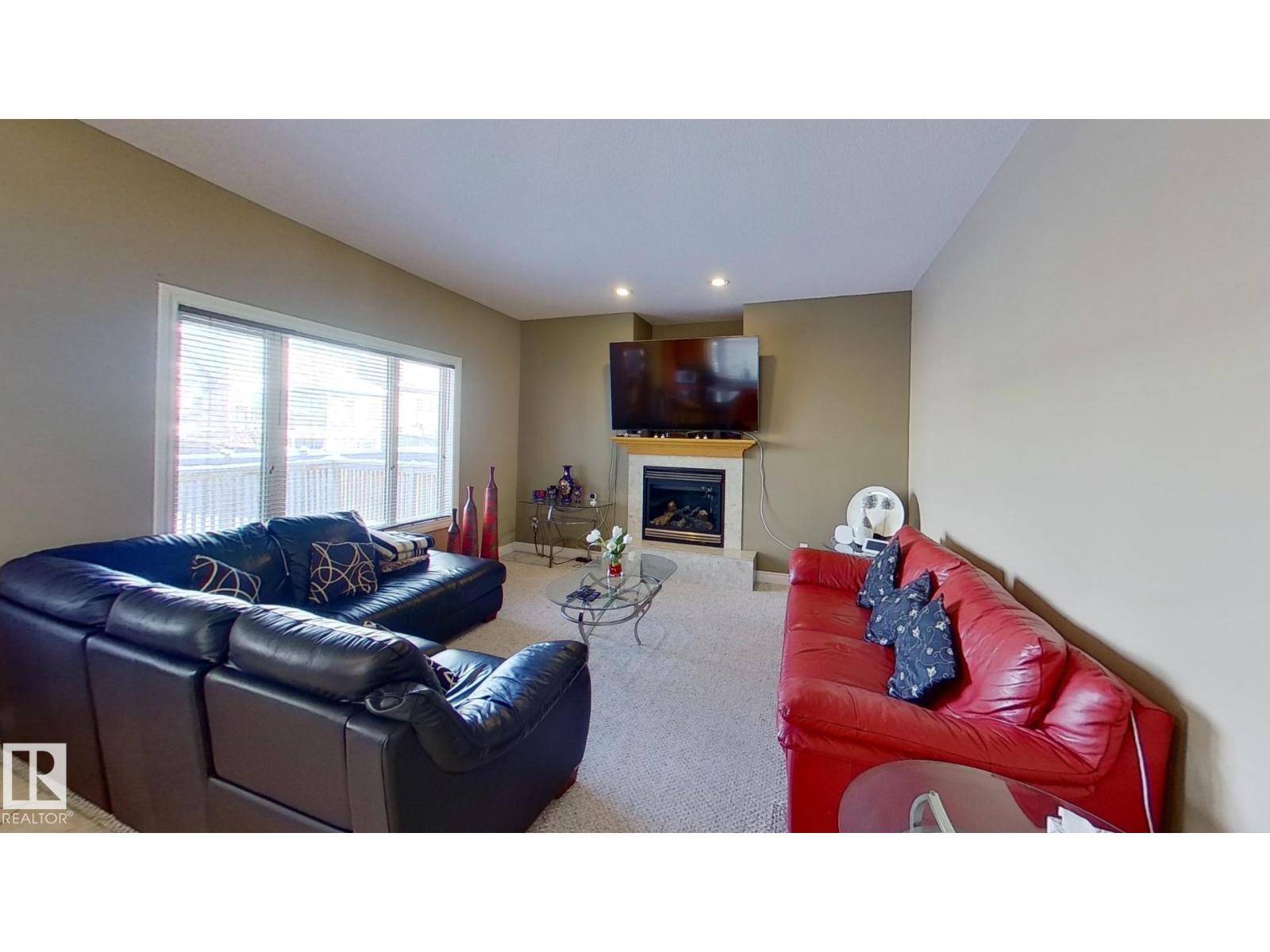Edmonton, AB T6W1J2,1604 BLACKMORE CO SW