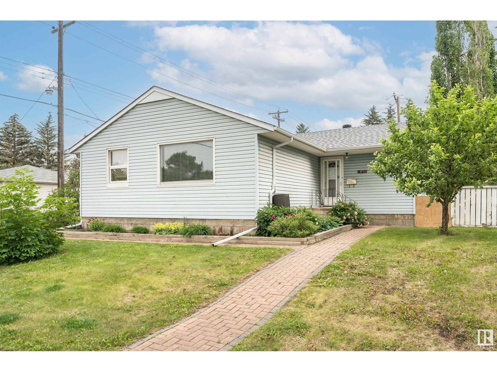 Edmonton, AB T5R4Z1,14732 91 AV NW