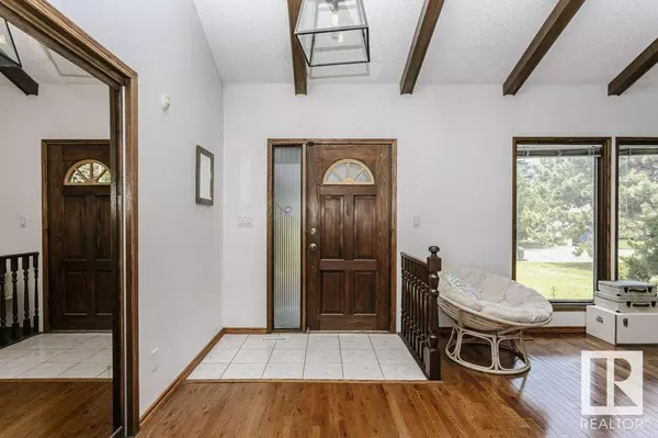 Edmonton, AB T6H4J1,6327 145A ST NW