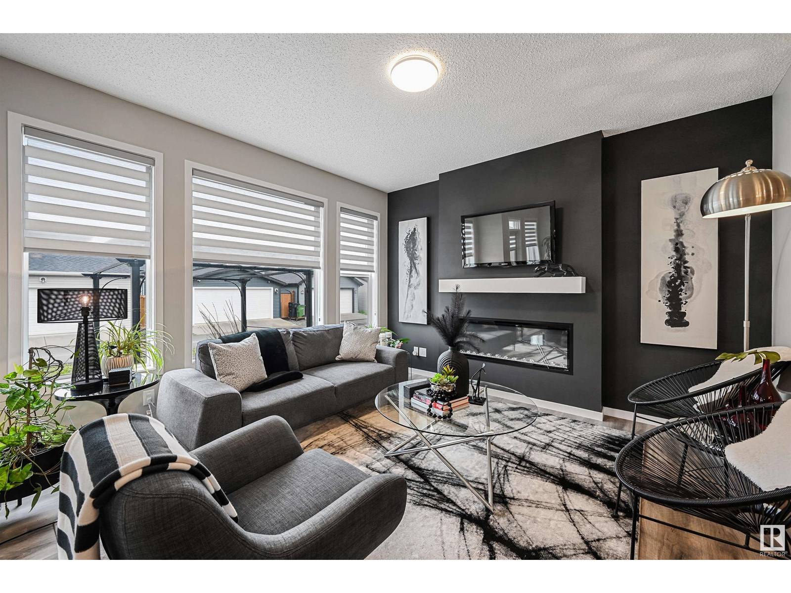 Edmonton, AB T6W4X7,1914 159 ST SW