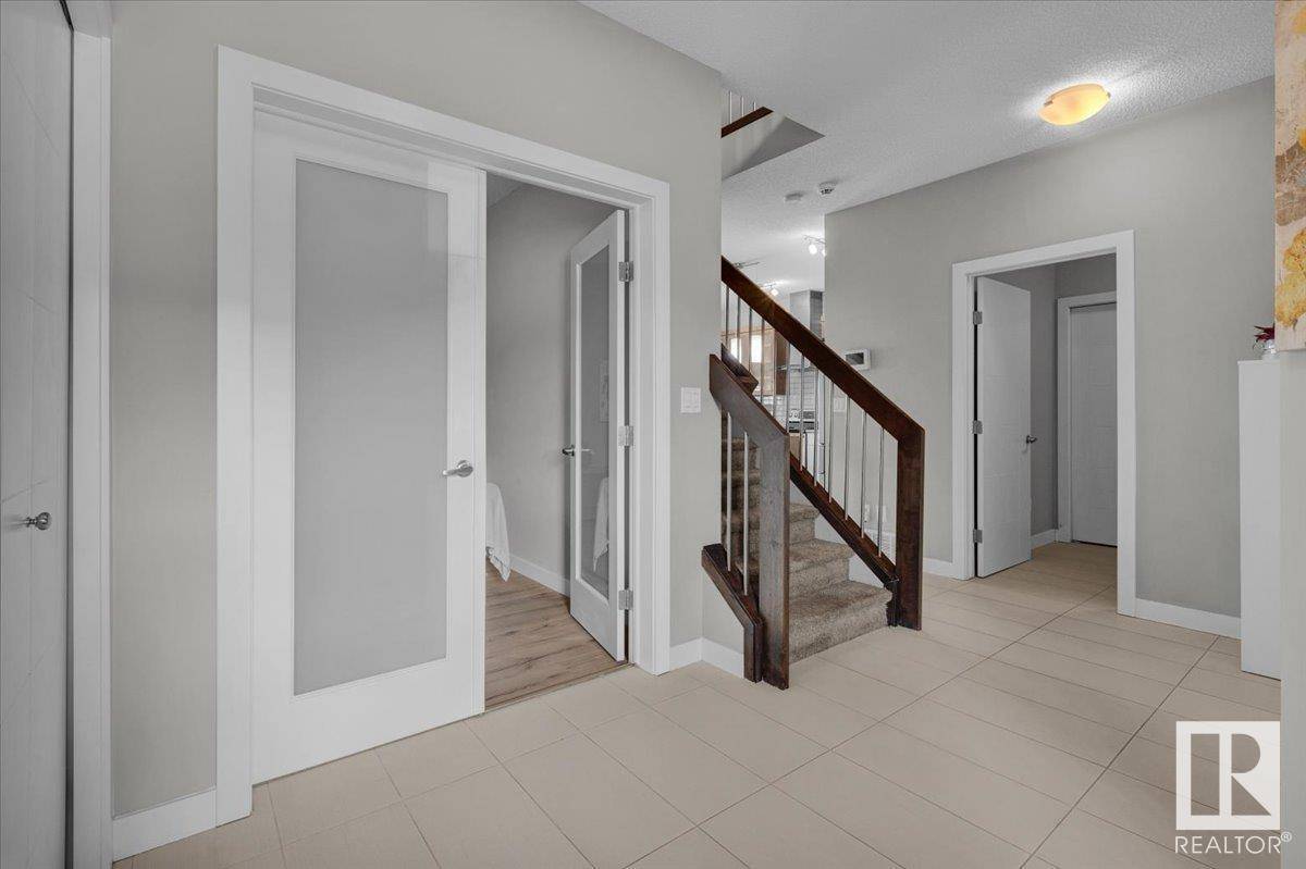 Edmonton, AB T6W2Y9,3095 CARPENTER LANDING SW