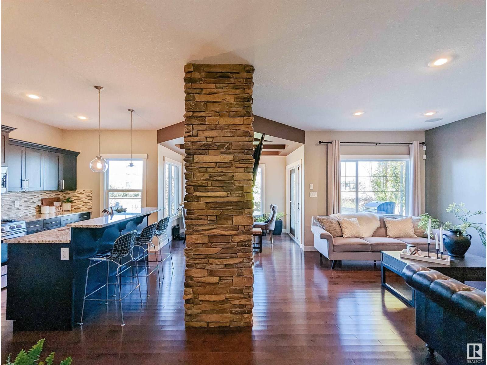 Edmonton, AB T6M0J3,1421 CHAHLEY PL NW