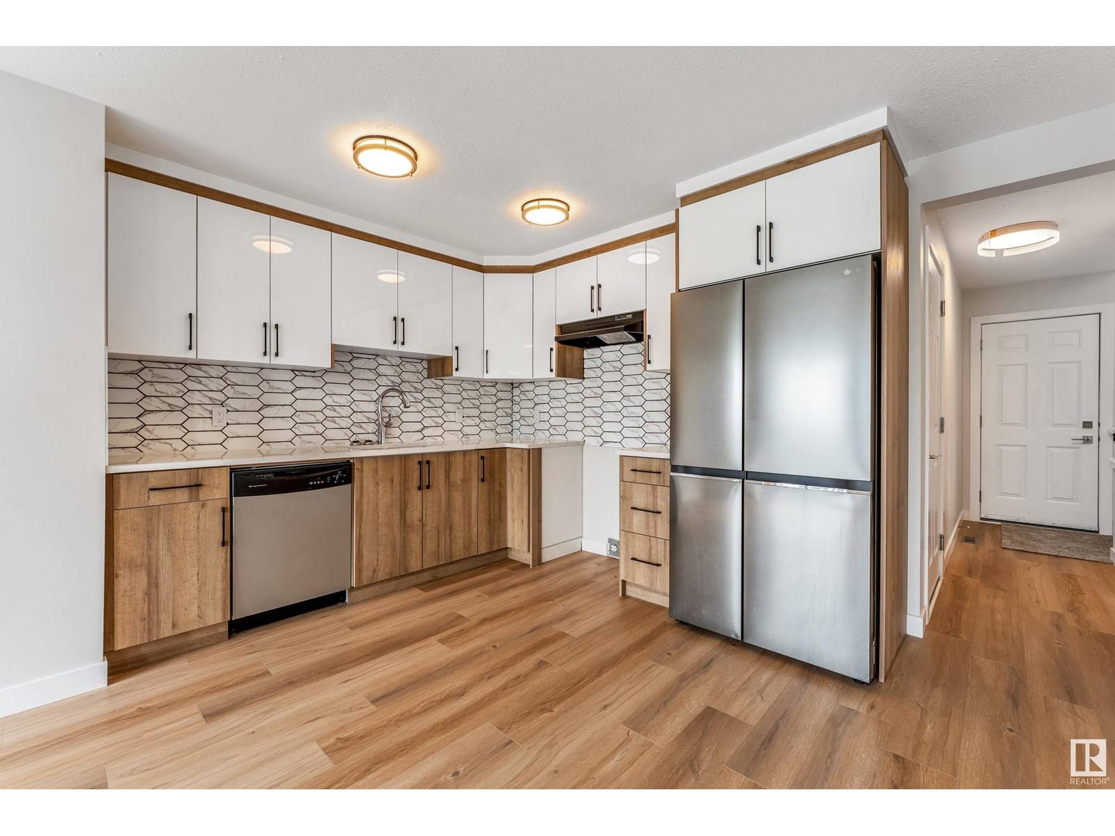 3008 31 AVENUE NW, Edmonton, AB T6T1W9