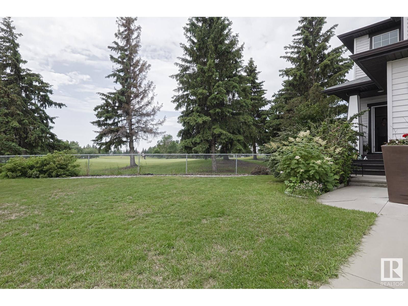 Edmonton, AB T5T3Y5,9204 209 ST NW