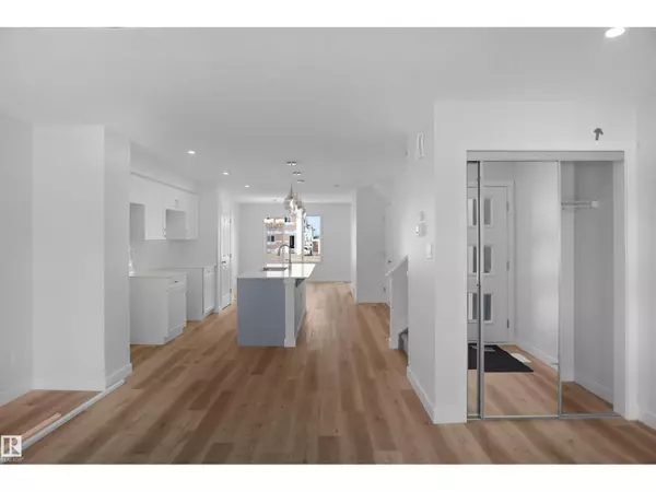 Edmonton, AB T6M1L2,20919 16 AV NW