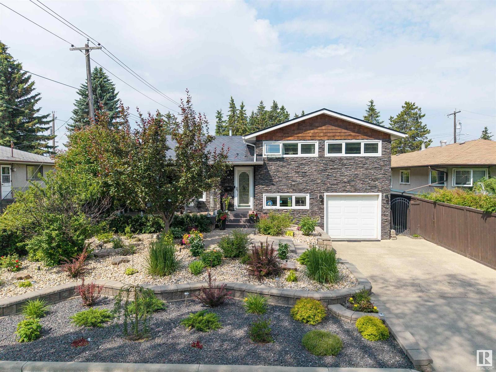 9046 142 ST NW NW, Edmonton, AB T5R0M5