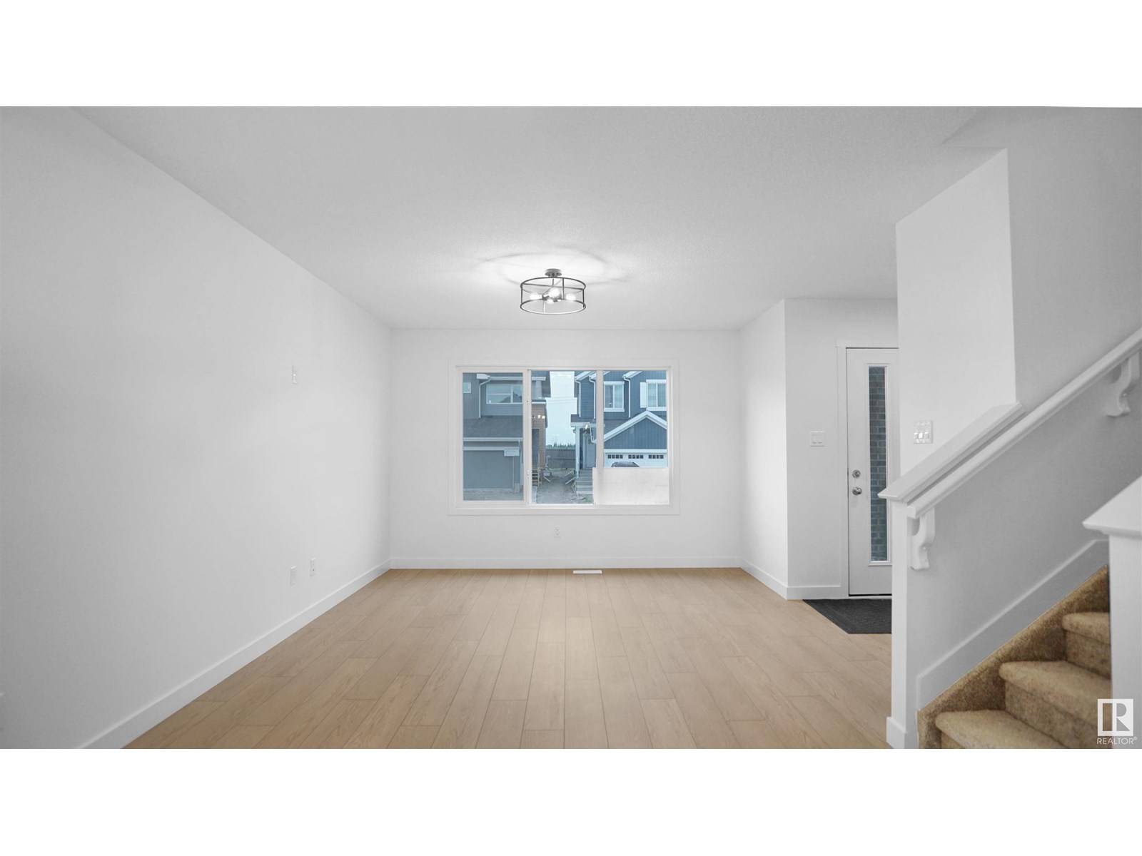 Edmonton, AB T6M3E7,20915 16 AV NW