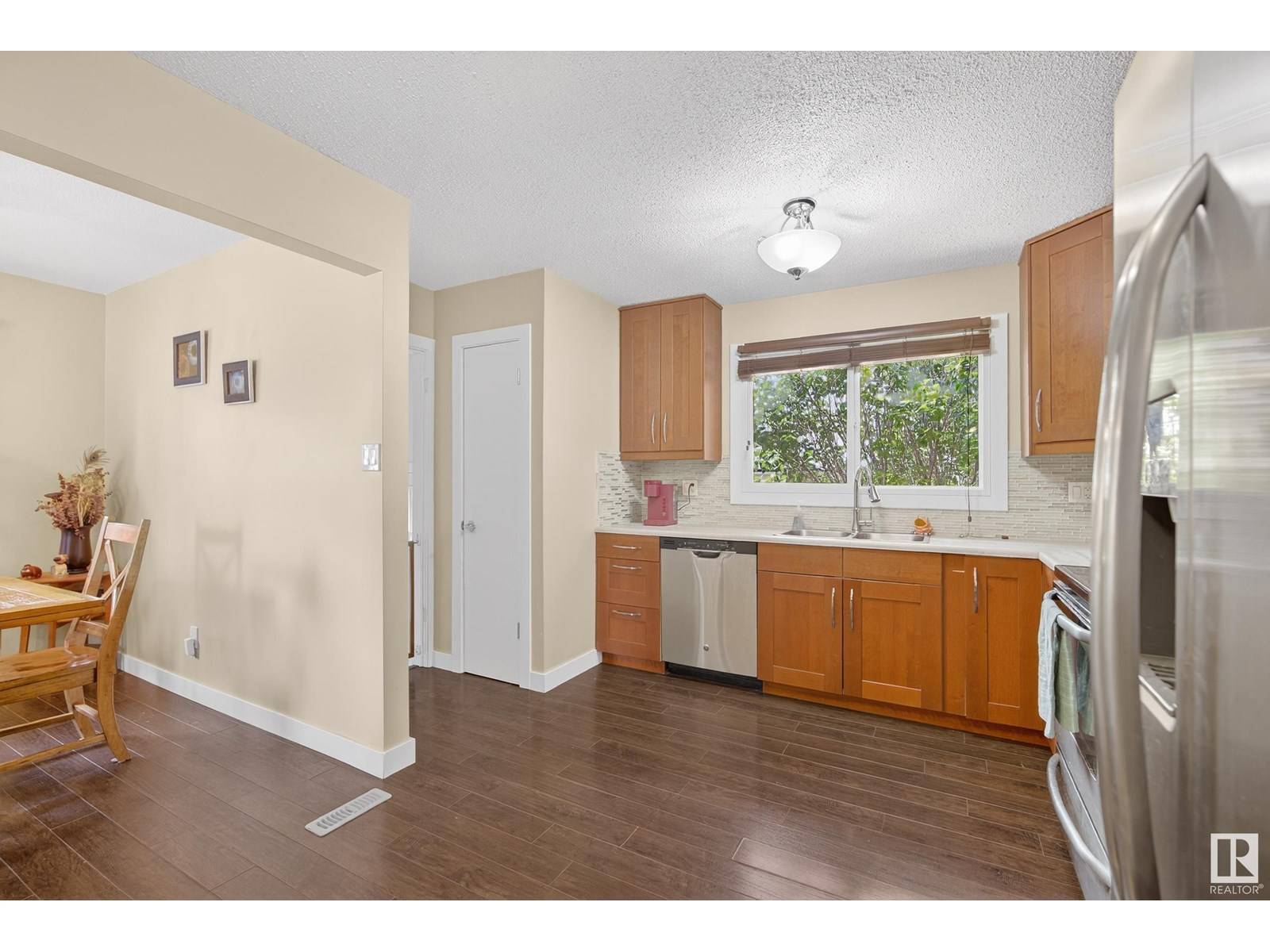 Edmonton, AB T5C1K3,14228 79 ST NW