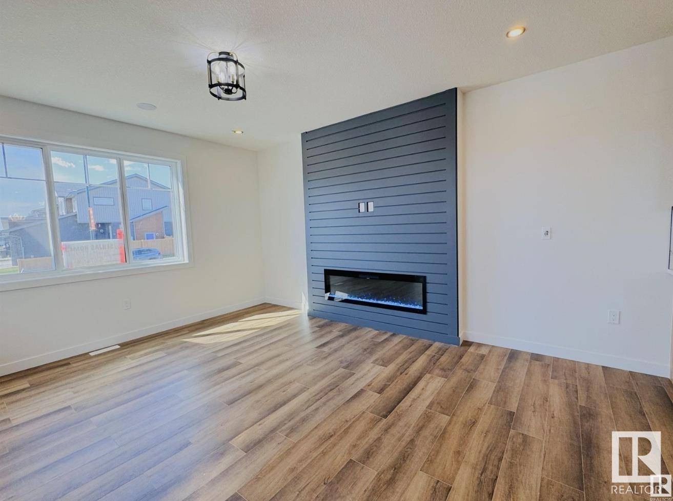 Edmonton, AB T6X3G3,742 MATTSON DR SW