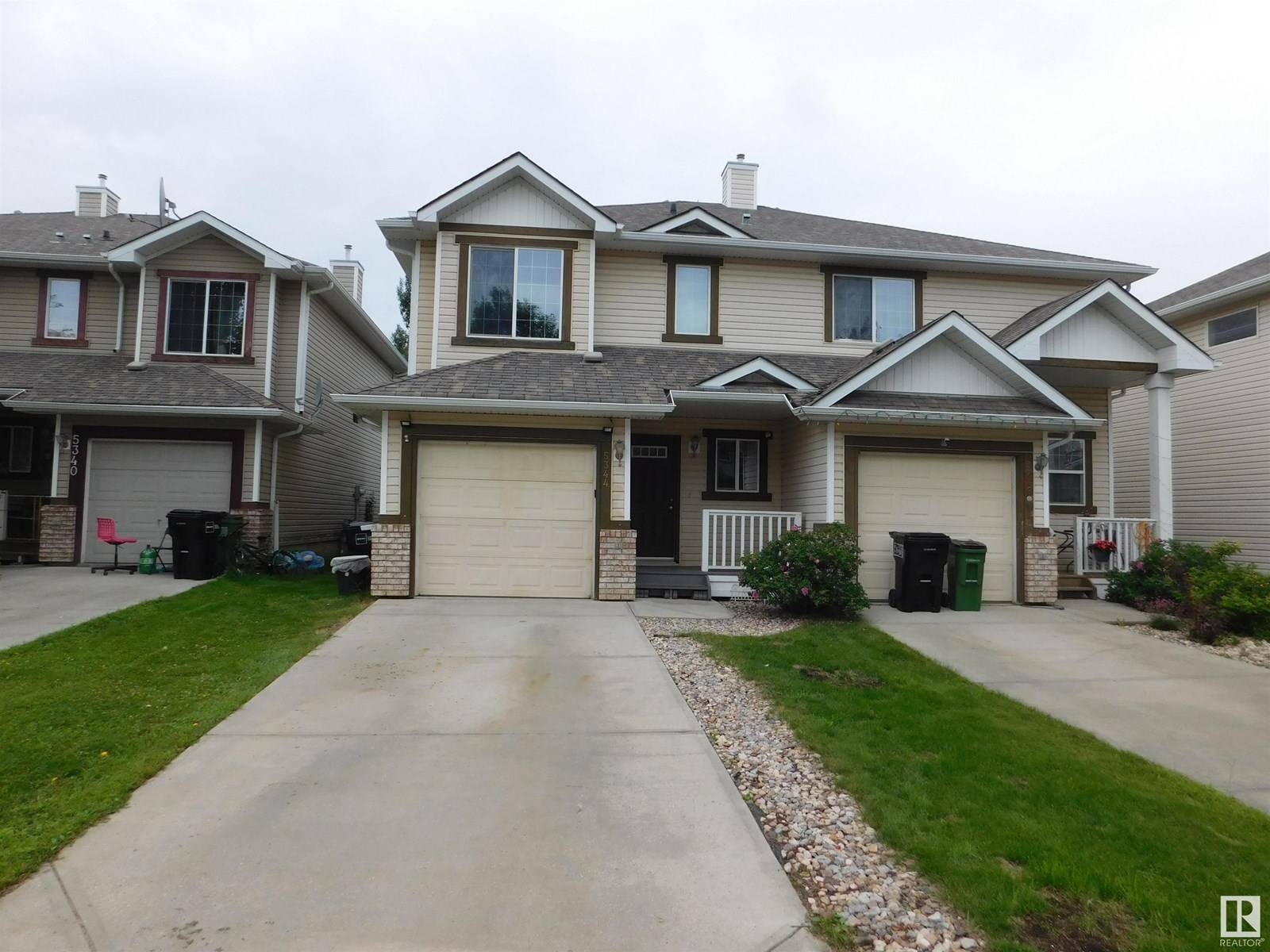 Edmonton, AB T6M2Z1,5344 204 ST NW