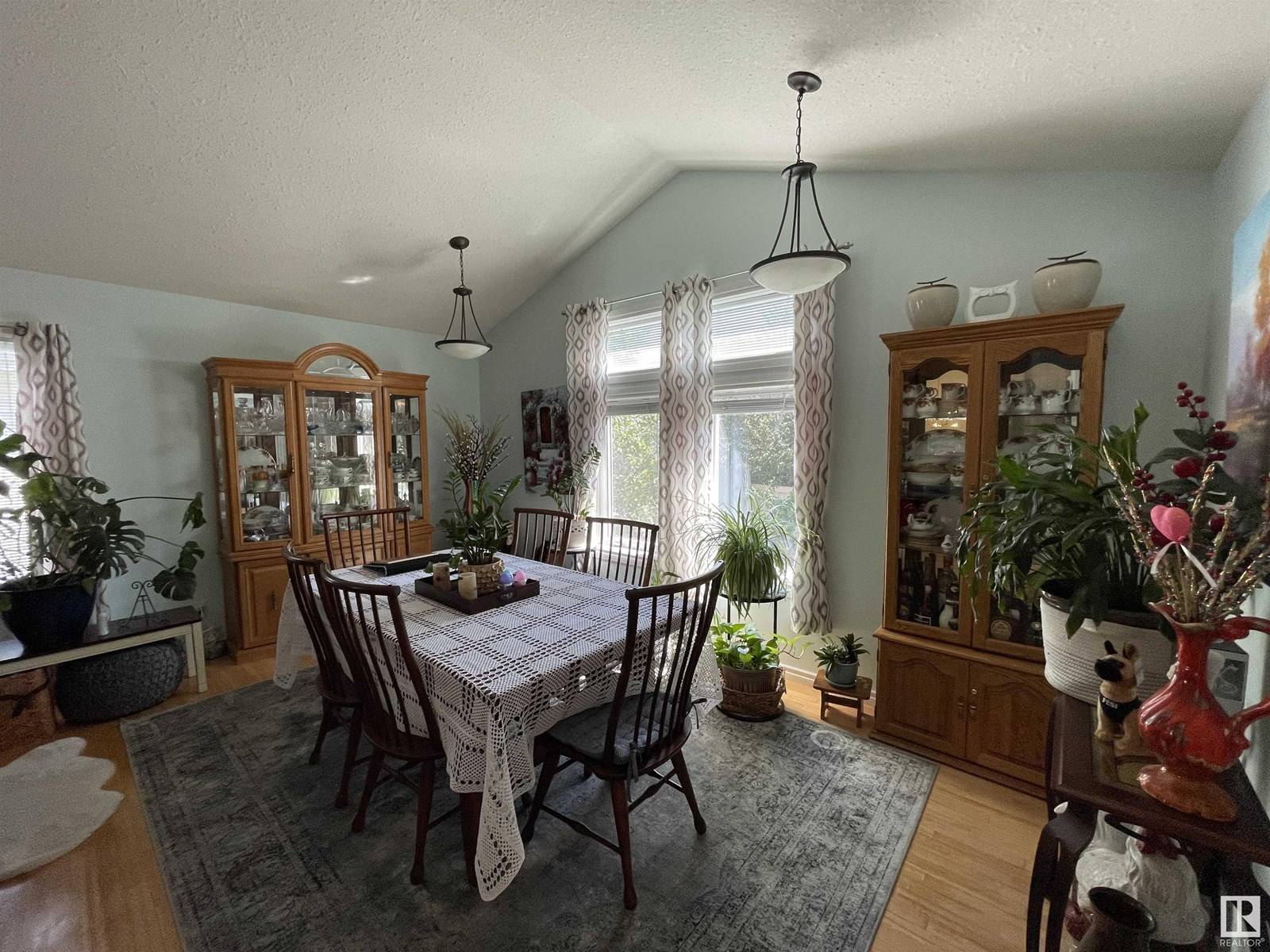 Sherwood Park, AB T8H2E6,408 DAVENPORT DR