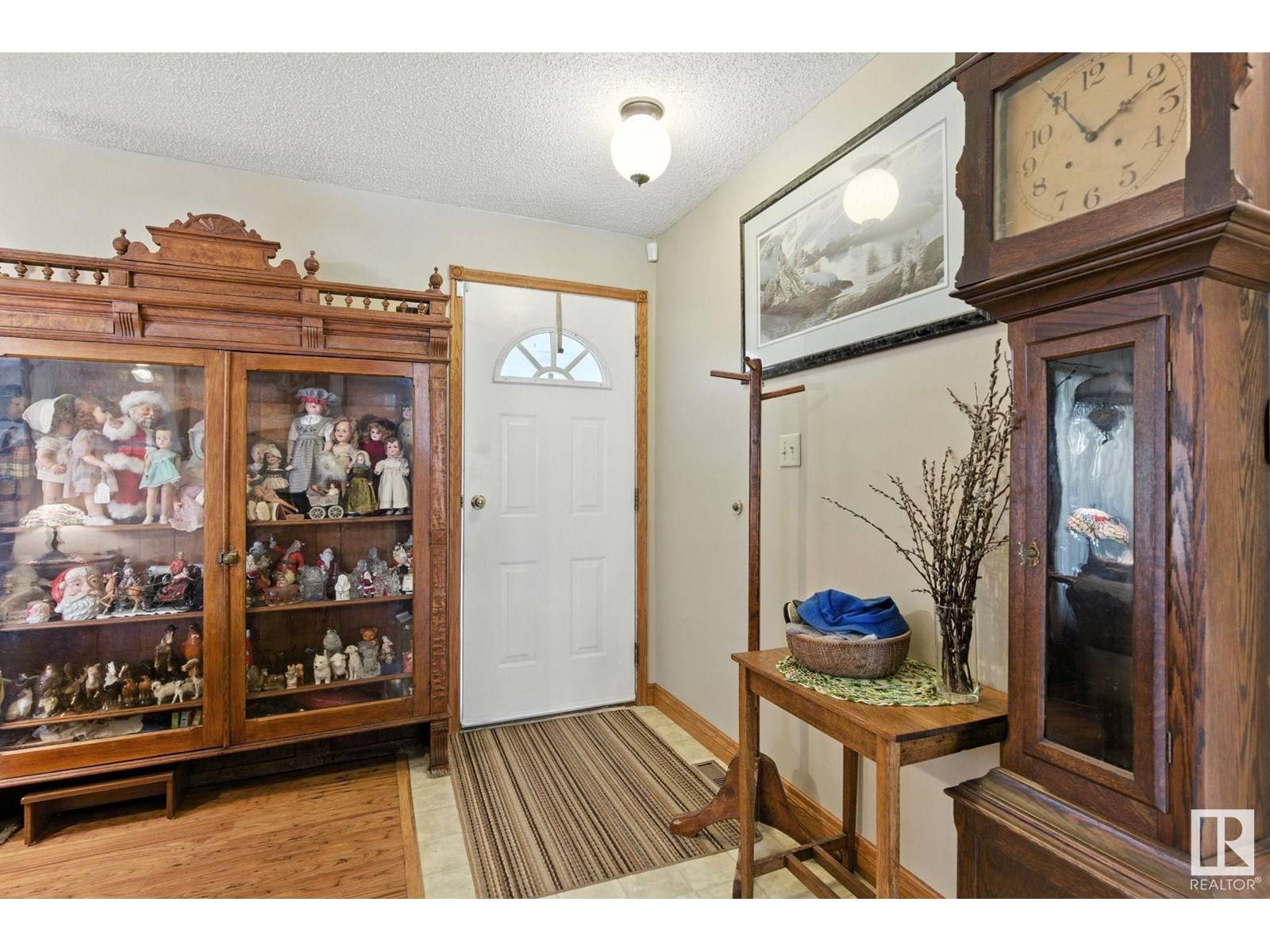Morinville, AB T8R1H2,9608 98A ST