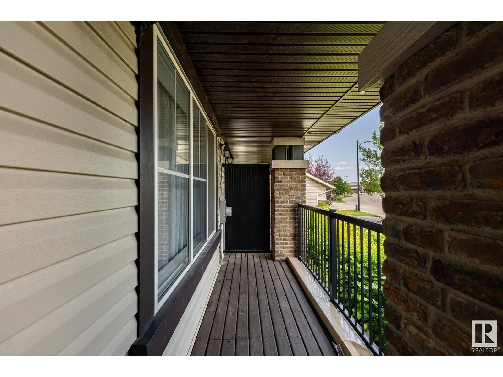 Edmonton, AB T6W2B4,512 Chappelle DR SW SW