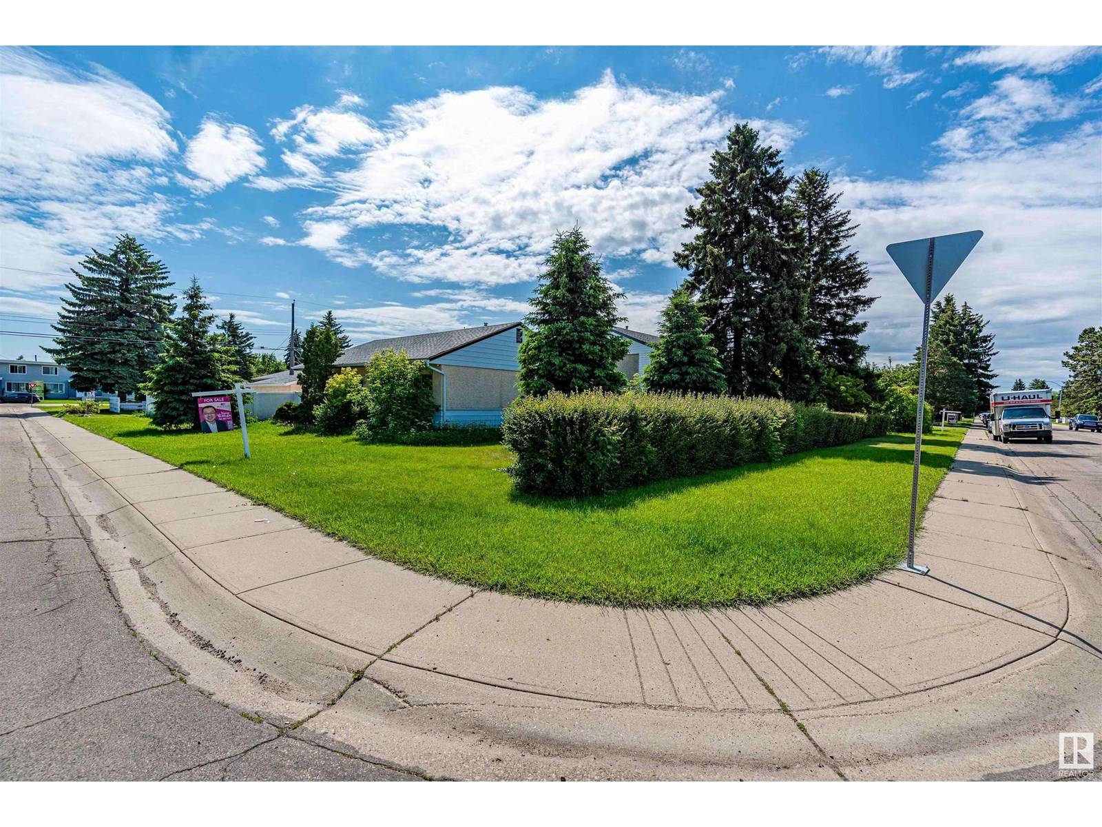 Edmonton, AB T5L3P1,13207 131A AV NW