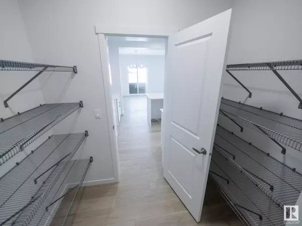 Edmonton, AB T5T7Y5,8720 224 ST NW