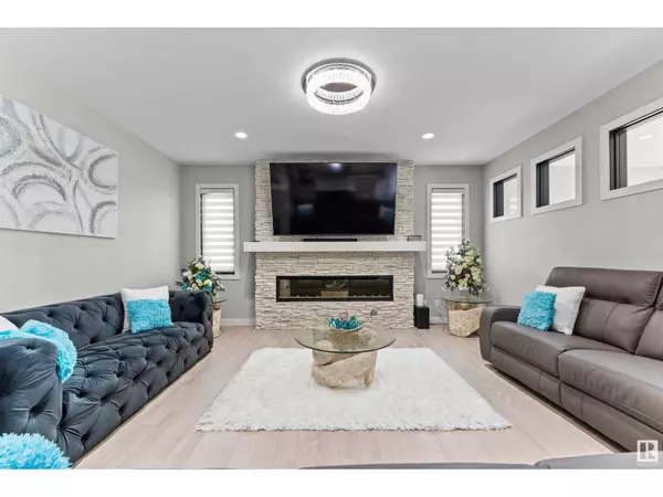 Edmonton, AB T6W4R3,6813 KNOX LO SW