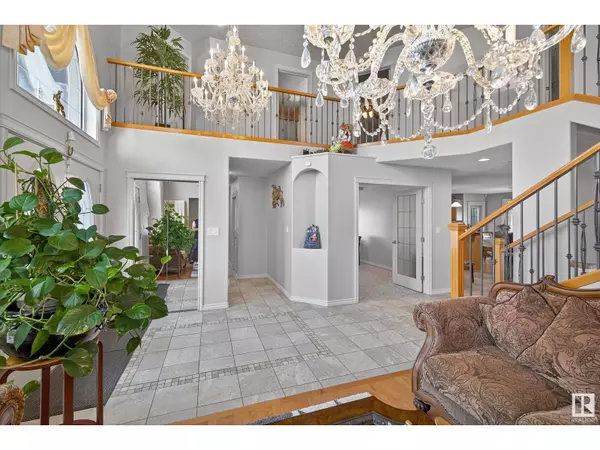 Edmonton, AB T5X6J9,10671 180 AV NW