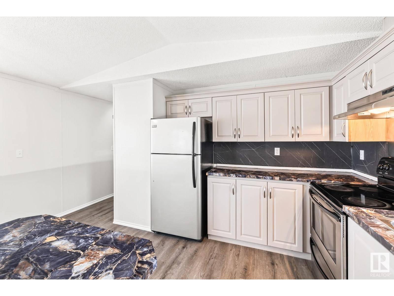 Rural Parkland County, AB T7X3X6,739 53222 Range Road 272