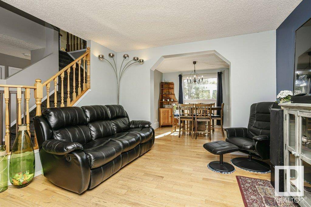 Sherwood Park, AB T8H1T6,65 DALTON WY
