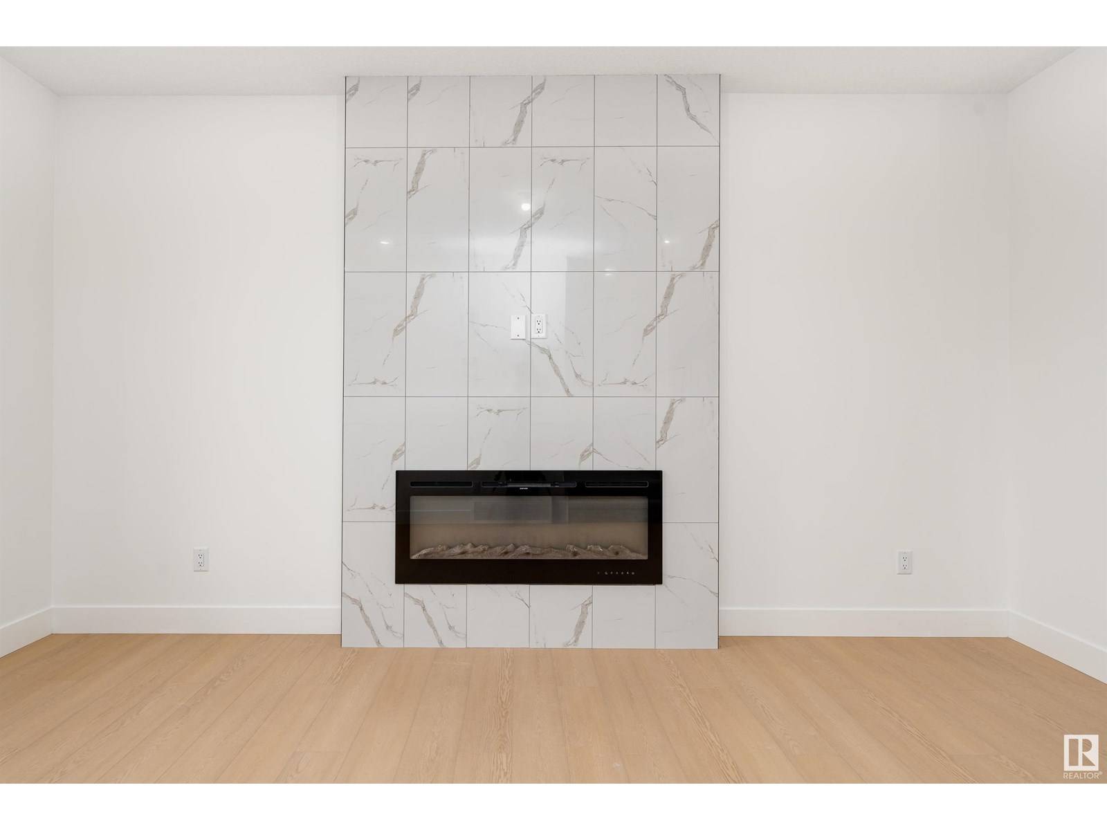Edmonton, AB T5S0V3,3105 Magpie WY NW