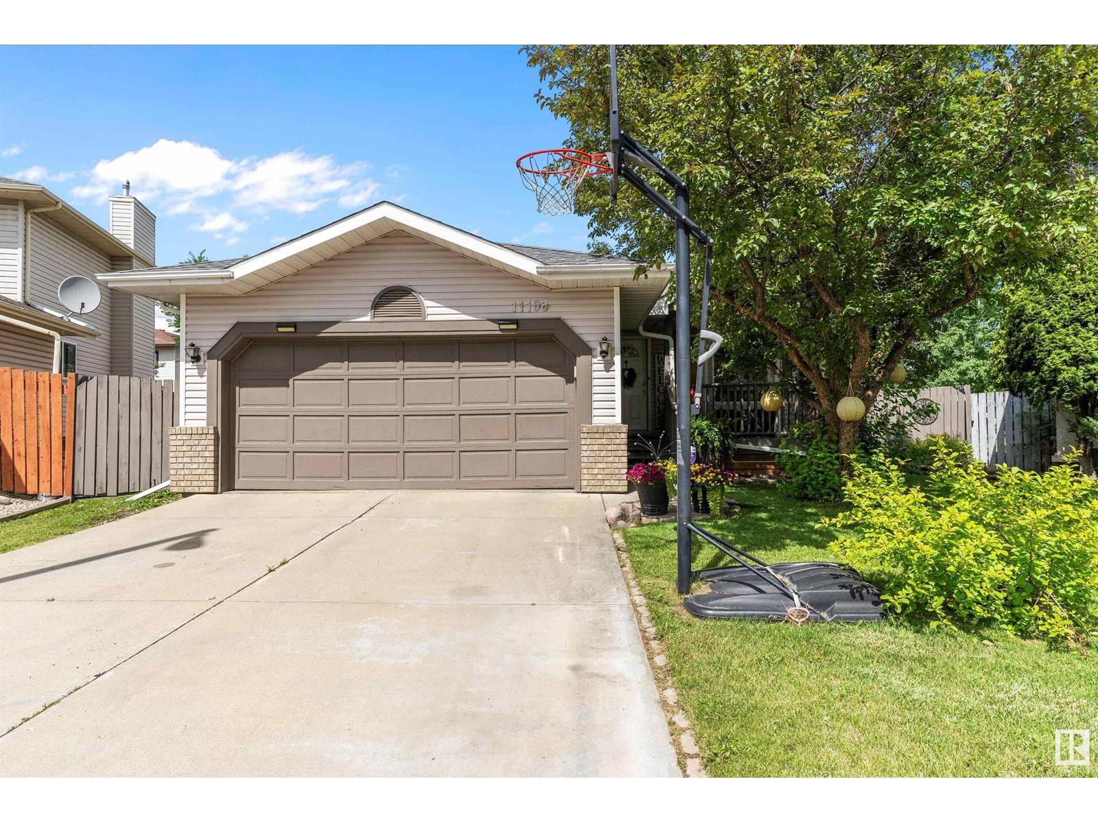 11108 10A AV NW, Edmonton, AB T6J6S8