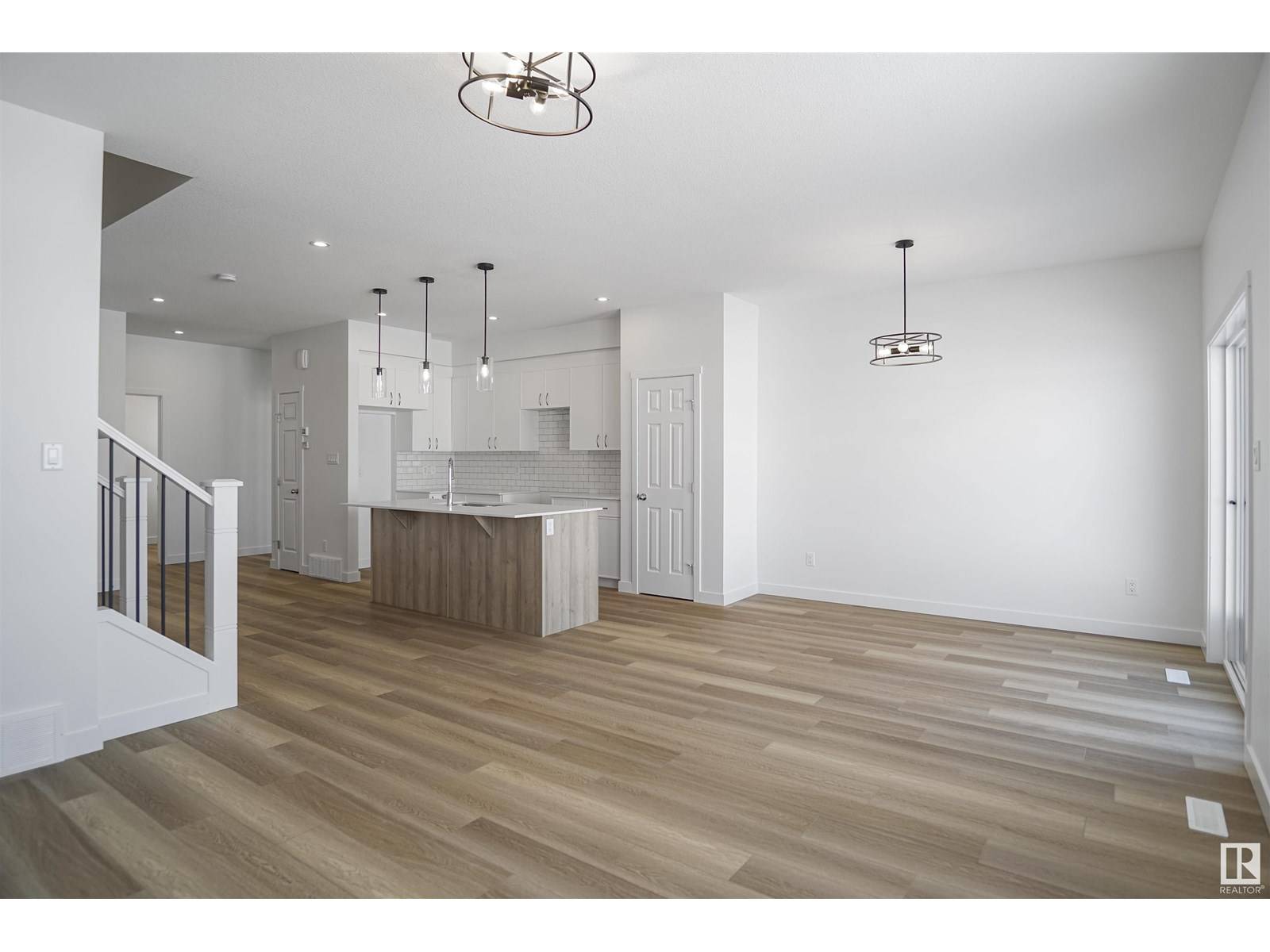 Edmonton, AB T5Z0V6,17920 70 ST NW