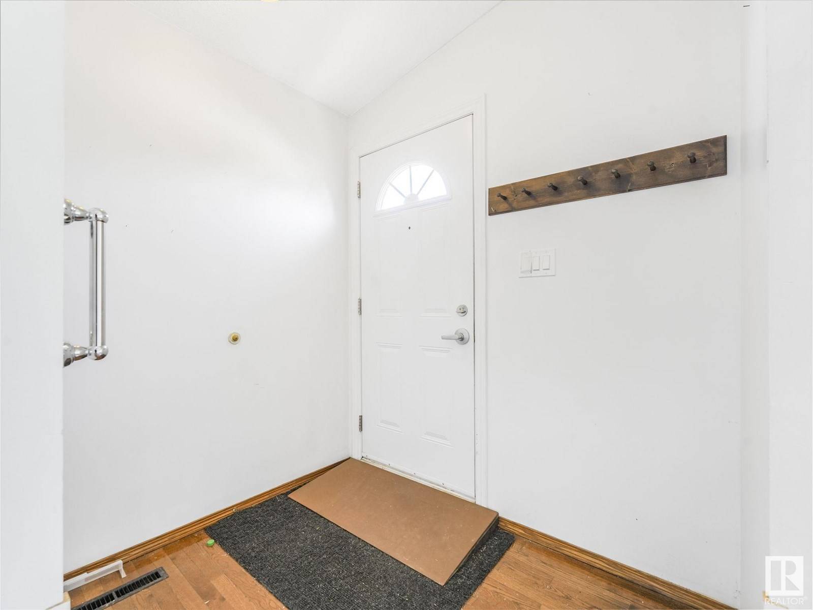 Edmonton, AB T6B0G6,7312 83 AV NW