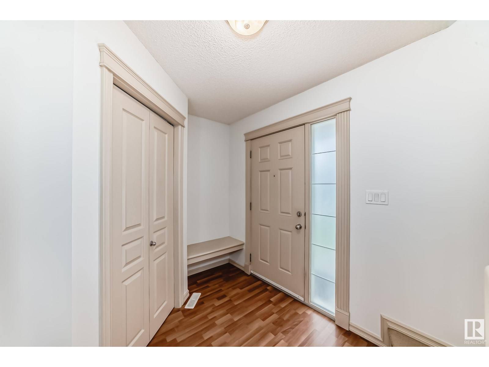 Edmonton, AB T6X0A2,7728 7A AV SW