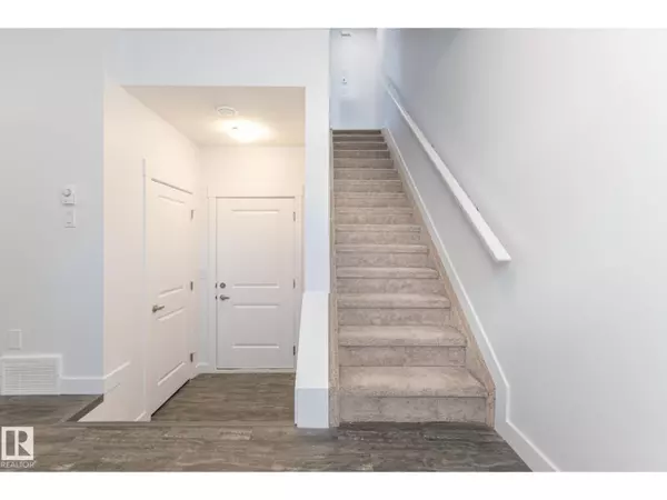 Edmonton, AB T6W1A8,#11 735 Allard BV SW SW