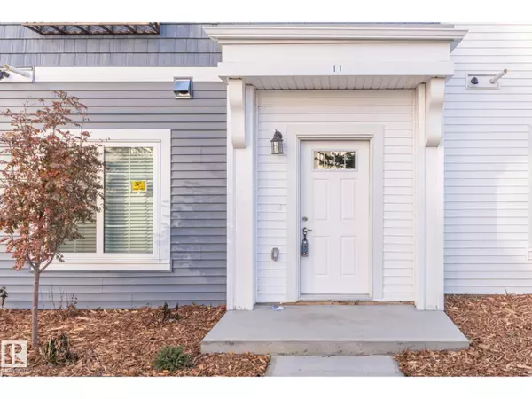 Edmonton, AB T6W1A8,#11 735 Allard BV SW SW