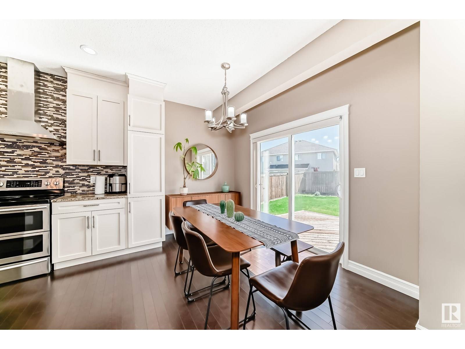 Edmonton, AB T6V0J9,16311 135 ST NW