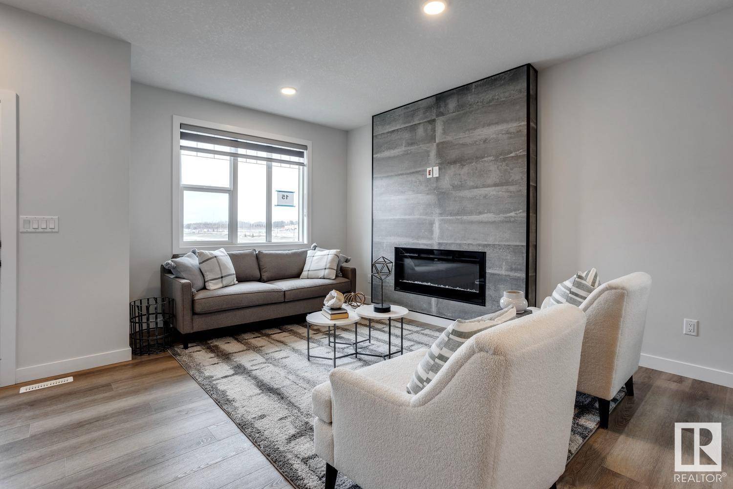 Fort Saskatchewan, AB T8L0Z6,21 Ficus WY