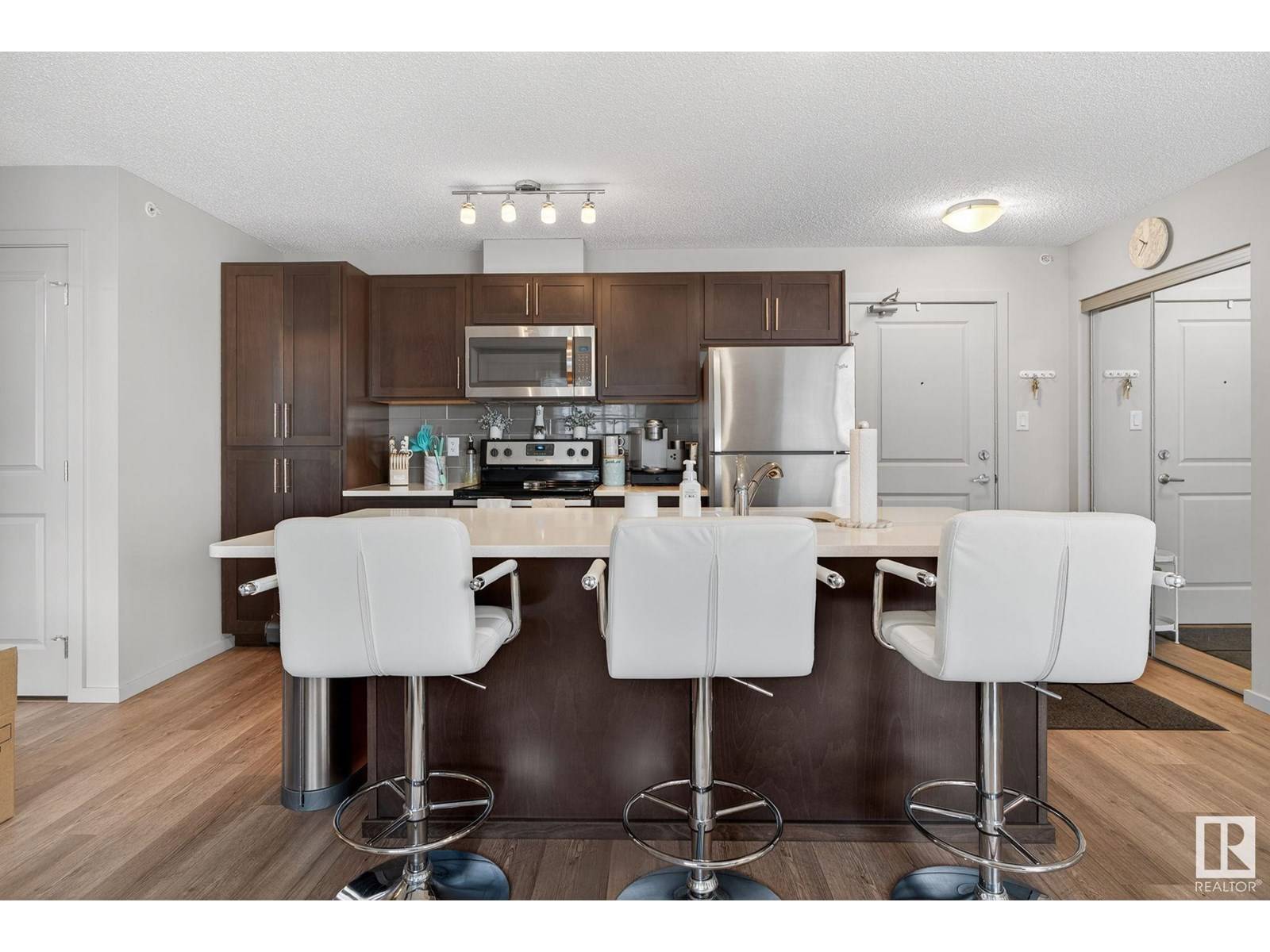 Edmonton, AB T6X2K4,#409 5404 7 AV SW