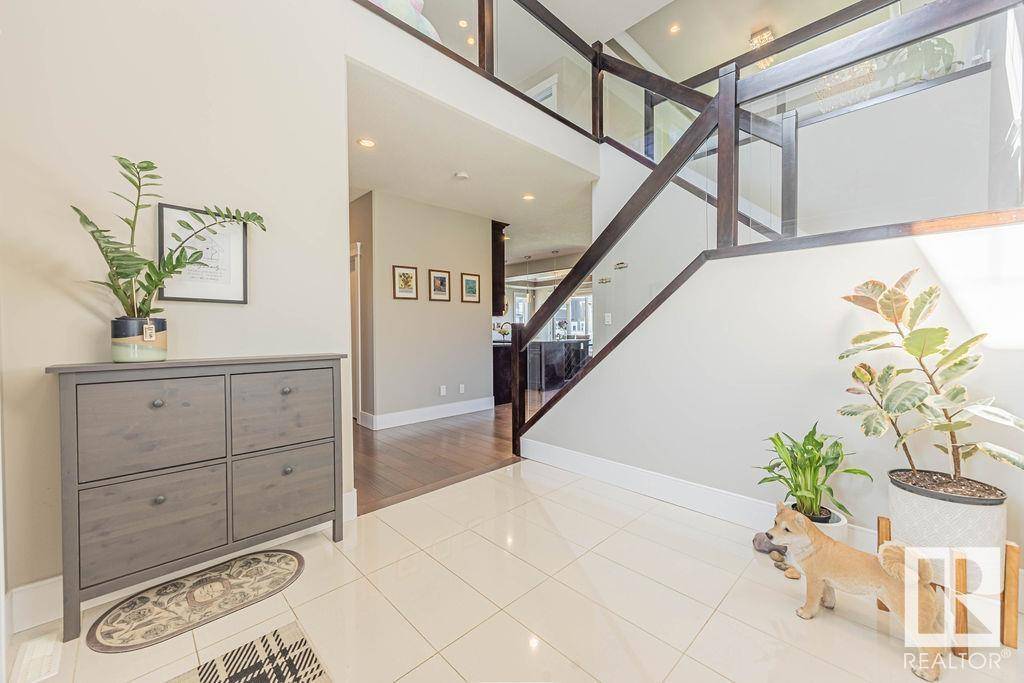 Edmonton, AB T6W0Z5,4136 CHARLES LINK LI SW