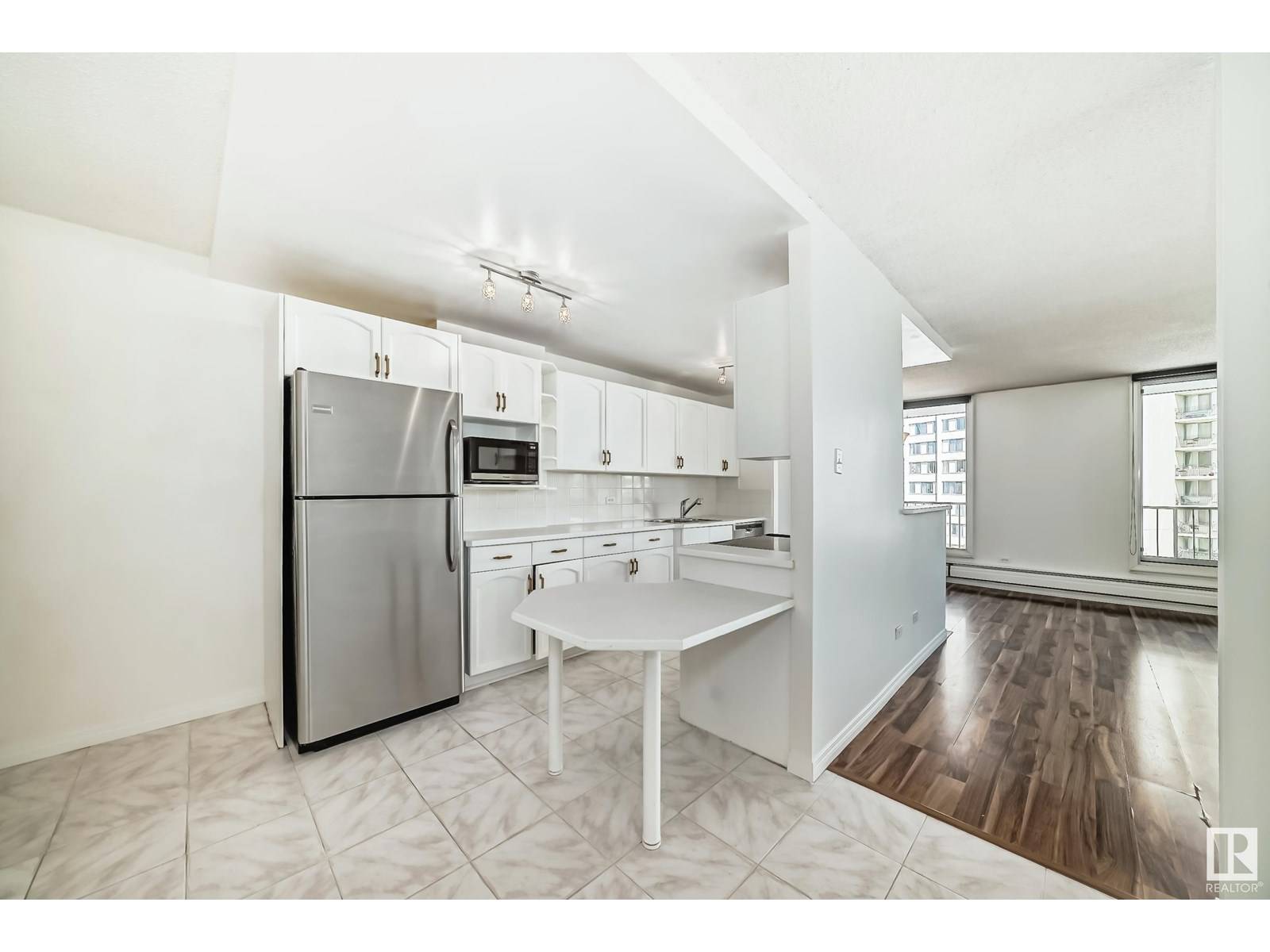 Edmonton, AB T6E4Y9,#406 10135 Saskatchewan DR NW NW